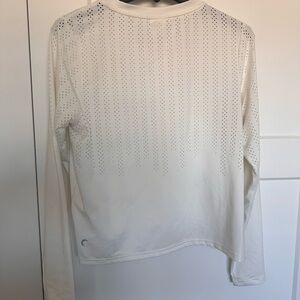 Zyia chill crop long sleeve shirt